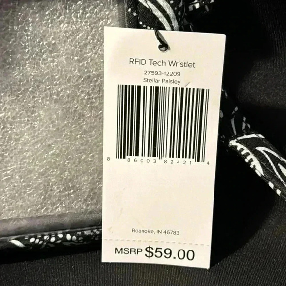 Vera Bradley Wristlet with RFID Protection (NWT) - Picture 3 of 9